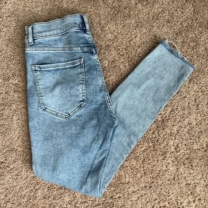 Express High Waisted Light Wash Skinny Jeans.